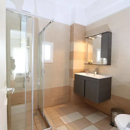 Delta Hotel 2*